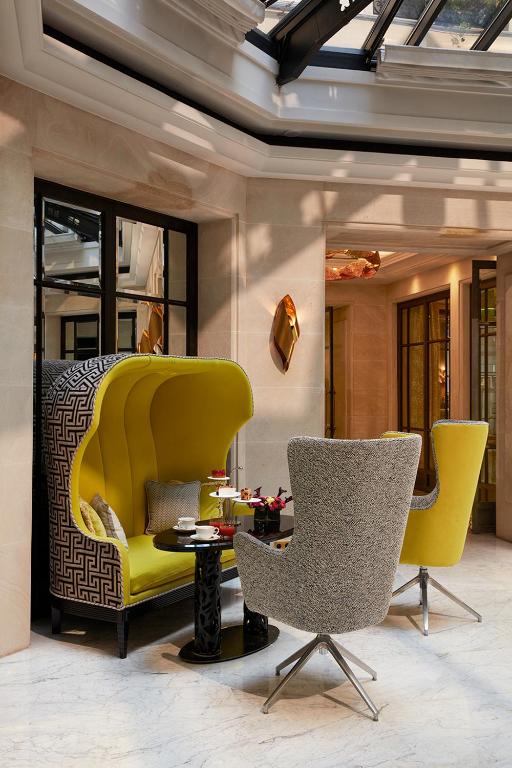 Parisian Luxury Unveiled: Distinct Stays for Refined Travelers