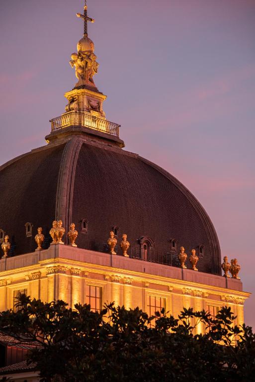Lyon’s Premier Stays: Tailored Luxury & Distinctive Comforts